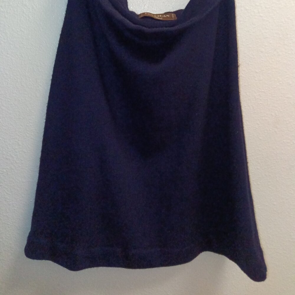 Knee length knit skirt